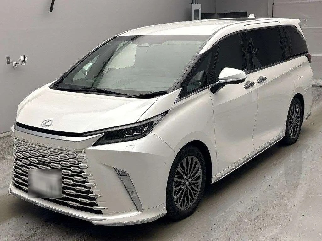 Lexus LM500h Executive с аукциона Японии